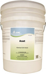 Rochester Midland Corporation - 5 Gal Pressure Washing Cleaner/Degreaser - Pail, Alkaline Formula - Exact Tooling