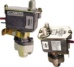 Barksdale - 15 to 200 psi Adjustable Range, 3,000 Max psi, Sealed Piston Pressure Switch - 1/4 NPT Female, 18in Free Leads, 2 x SPDT Contact, Nickel Plated Al Wetted Parts, 2% Repeatability - Exact Tooling