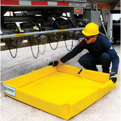 UltraTech - 75 Gal 18 oz PVC Containment Berm, Mini-Foam Wall - 1/2' High x 6' Wide x 4" Long - Exact Tooling
