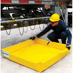 UltraTech - 60 Gal 18 oz PVC Containment Berm, Mini-Foam Wall - 1/2' High x 4' Wide x 4" Long - Exact Tooling