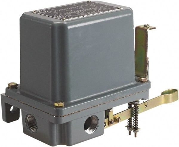 Square D - 4 NEMA Rated, DPST-DB, Float Switch Pressure and Level Switch - 575 VAC, Line-Load-Load-Line Terminal - Exact Tooling
