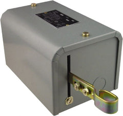 Square D - 1 NEMA Rated, DPST-DB, Float Switch Pressure and Level Switch - 575 VAC, Line-Load-Load-Line Terminal - Exact Tooling