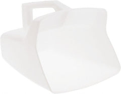 Rubbermaid - 64 oz White Polycarbonate Flat Bottom Scoop - Exact Tooling