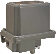 Square D - 7 and 9 NEMA Rated, SPDT-DB, 3 to 150 psig, Electromechanical Pressure and Level Switch - Exact Tooling
