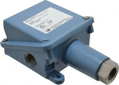 United Electric Controls - 10 to 100 psi Adjustable Range, 1,500 Max psi, General Purpose Diaphragm - 1/2 NPTF - Exact Tooling