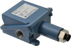 United Electric Controls - 1/4" Thread, General Purpose Diaphragm Switch - Exact Tooling