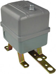 Square D - 1 NEMA Rated, DPST, Float Switch Pressure and Level Switch - 575 VAC, Line-Load-Load-Line Terminal - Exact Tooling