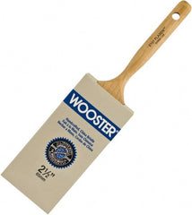 Wooster Brush - 2-1/2" Flat Hog Varnish Brush - 2-11/16" Bristle Length, 6-1/4" Maple Dowel Handle - Exact Tooling