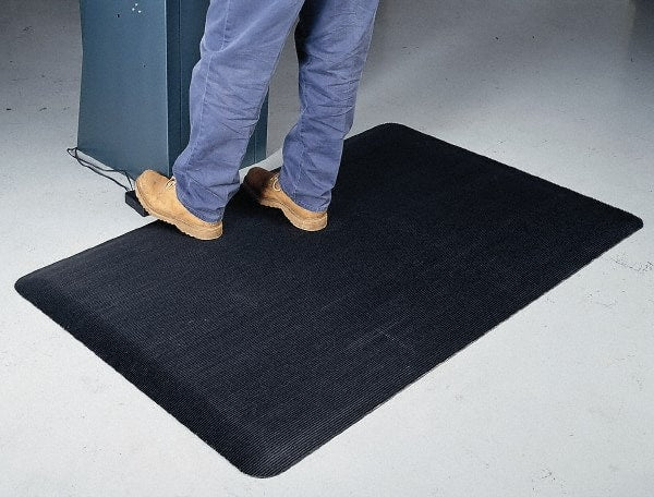 Wearwell - 3' Long x 2' Wide, Dry Environment, Anti-Fatigue Matting - Black with Yellow Borders, Vinyl with Vinyl Sponge Base, Beveled on 4 Sides - Exact Tooling