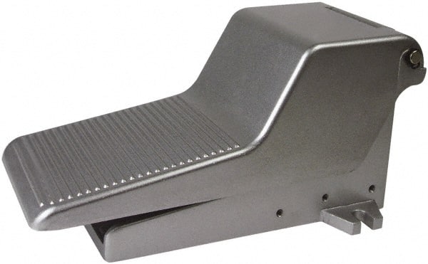 PRO-SOURCE - 1/4" NPT Manual Mechanical Valve - 3 Way, 2 Position, Foot Pedal/Spring, 0.65 CV Rate & 127.98 Max psi - Exact Tooling