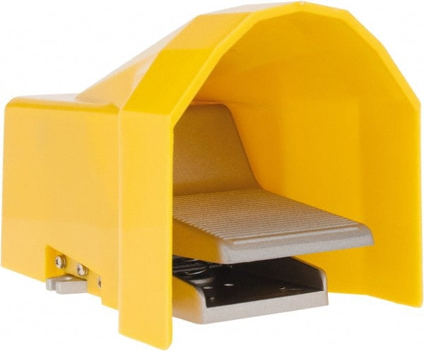 PRO-SOURCE - 1/4" NPT Manual Mechanical Valve - 3 Way, 2 Position, Foot Pedal/Spring with I Guard, 0.65 CV Rate & 127.98 Max psi - Exact Tooling